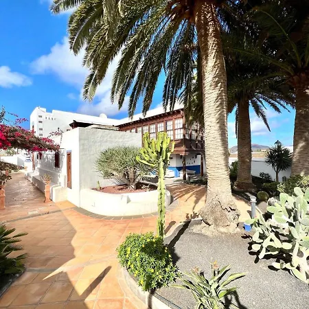Family, Breakfast Included, Freewifi, Jacuzzi And Pool In Yaiza Yaiza (Lanzarote)