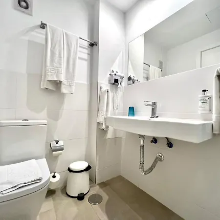 Family, Breakfast Included, Freewifi, Jacuzzi And Pool In Yaiza * Yaiza (Lanzarote)