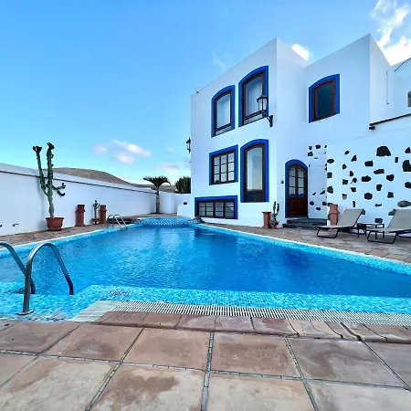 Lägenhet Family, Breakfast Included, Freewifi, Jacuzzi And Pool In Yaiza