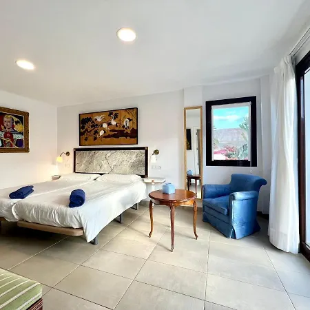 Family, Breakfast Included, Freewifi, Jacuzzi And Pool In Yaiza Apartment
