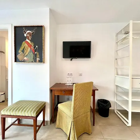 Family, Breakfast Included, Freewifi, Jacuzzi And Pool In Yaiza Apartment