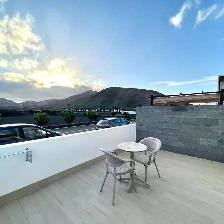 Family, Breakfast Included, Freewifi, Jacuzzi And Pool In Yaiza * Яйса