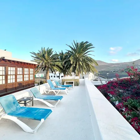 Апартаменты Family, Breakfast Included, Freewifi, Jacuzzi And Pool In Yaiza Яйса