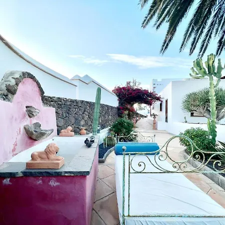 Апартаменты Family, Breakfast Included, Freewifi, Jacuzzi And Pool In Yaiza