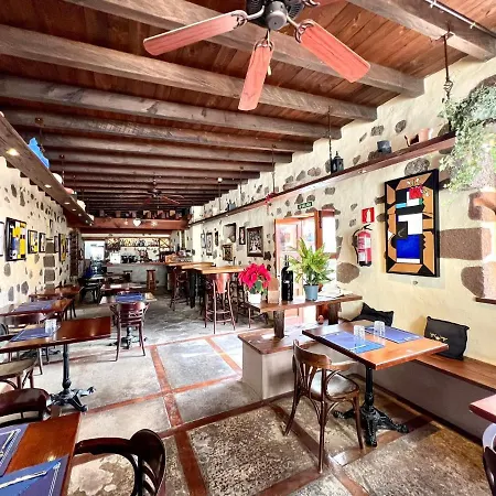 Family, Breakfast Included, Freewifi, Jacuzzi And Pool In Yaiza