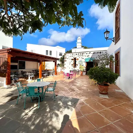 Family, Breakfast Included, Freewifi, Jacuzzi And Pool In Yaiza Апартаменты Яйса